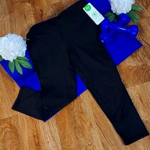 Gaiam black mesh yoga capri in size S